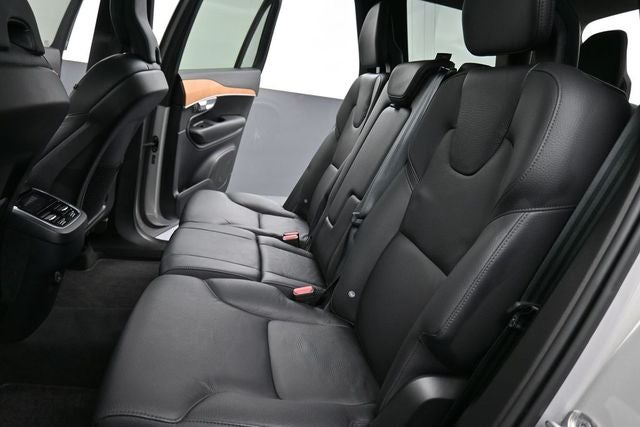 2024 Volvo XC90 B6 Plus Bright Theme