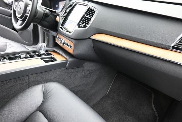 2024 Volvo XC90 B6 Plus Bright Theme