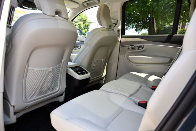 2024 Volvo XC90 B6 Plus Bright Theme