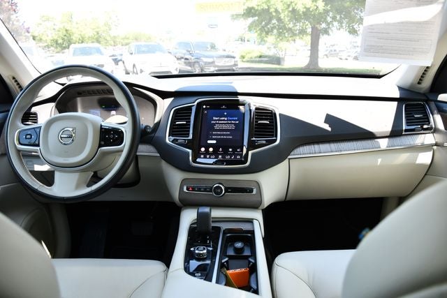 2024 Volvo XC90 B6 Plus Bright Theme