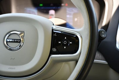 2024 Volvo XC90 B6 Plus Bright Theme