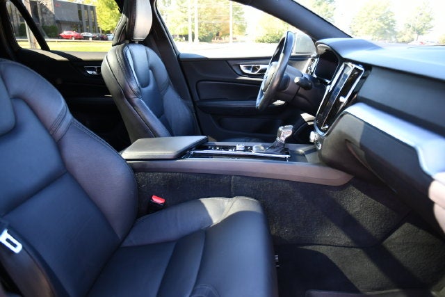 2020 Volvo V60 Cross Country T5