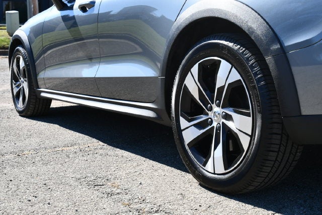 2020 Volvo V60 Cross Country T5