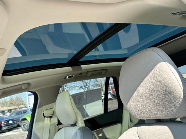 2020 Volvo XC90 T6 Momentum