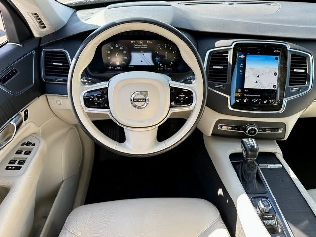 2020 Volvo XC90 T6 Momentum
