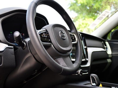 2025 Volvo XC60 Plug-In Hybrid T8 Plus