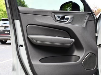 2025 Volvo XC60 Plug-In Hybrid T8 Plus