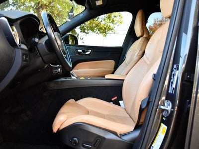 2022 Volvo XC60 B5 Inscription