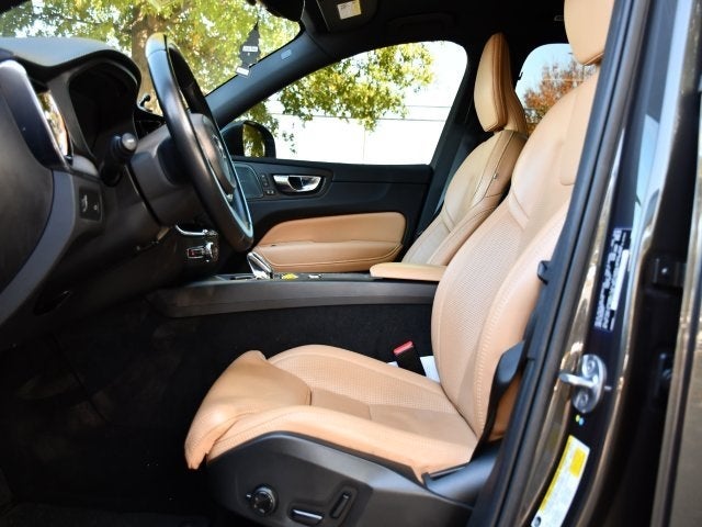 2022 Volvo XC60 B5 Inscription