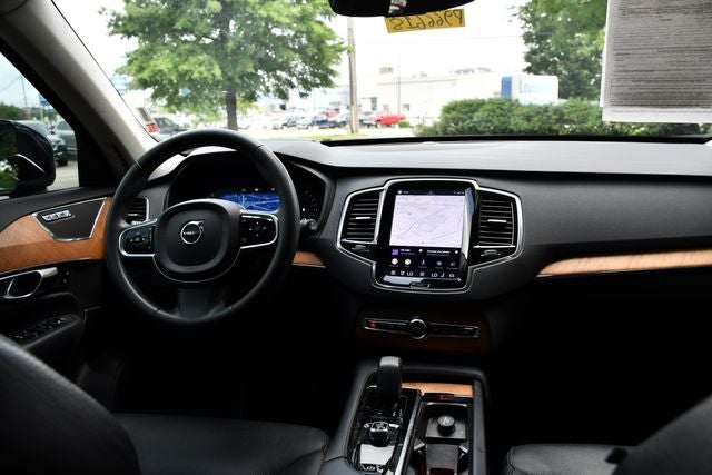 2023 Volvo XC90 B5 Plus
