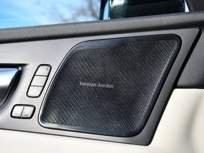 2022 Volvo XC60 B5 Inscription