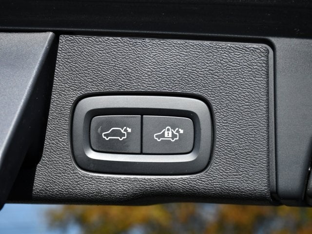 2022 Volvo XC60 B5 Inscription