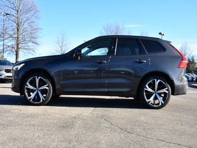 2023 Volvo XC60 B5 Ultimate Dark Theme