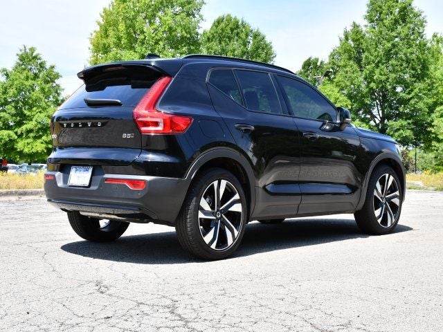 2025 Volvo XC40 B5 Plus Dark Theme