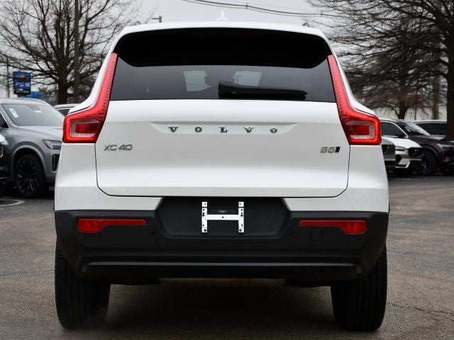 2025 Volvo XC40 B5 Plus Dark Theme