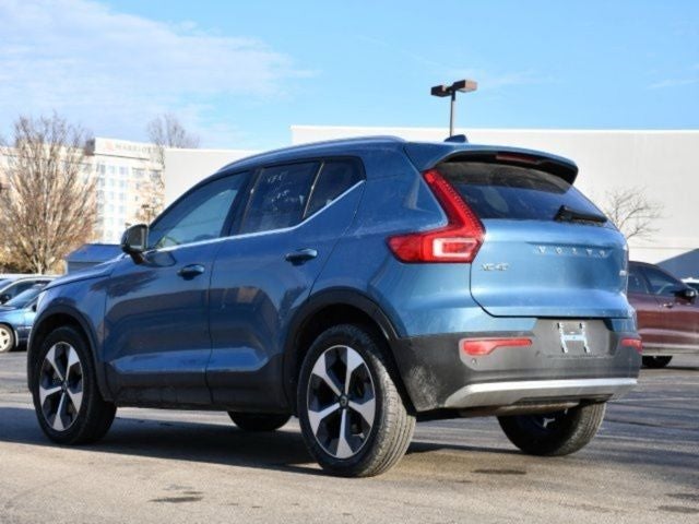 2025 Volvo XC40 B5 Plus Bright Theme