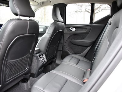 2025 Volvo XC40 B5 Plus Bright Theme