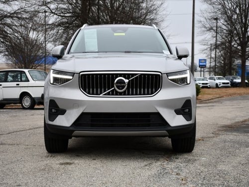 2025 Volvo XC40 B5 Plus Bright Theme