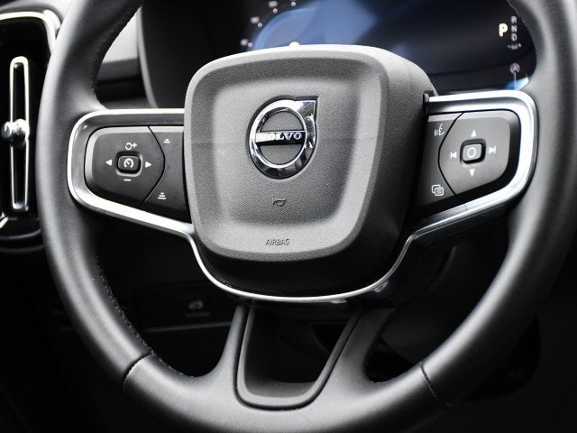 2025 Volvo XC40 B5 Plus Bright Theme