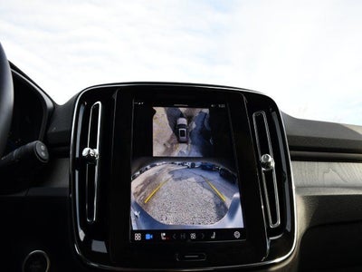 2025 Volvo XC40 B5 Plus Bright Theme