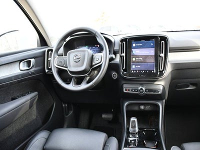2025 Volvo XC40 B5 Plus Bright Theme