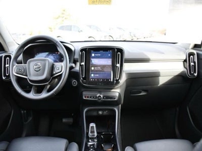 2025 Volvo XC40 B5 Plus Bright Theme