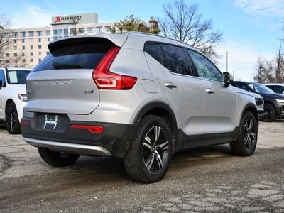 2025 Volvo XC40 B5 Core
