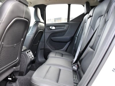 2025 Volvo XC40 B5 Core