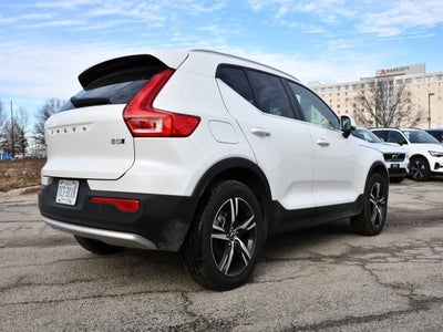 2025 Volvo XC40 B5 Core