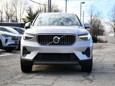 2025 Volvo XC40 B5 Core