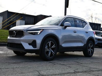 2025 Volvo XC40 B5 Core