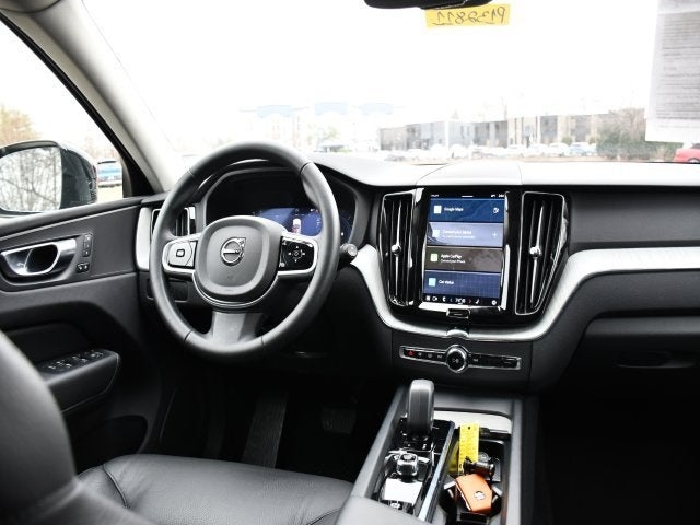 2025 Volvo XC60 B5 Plus