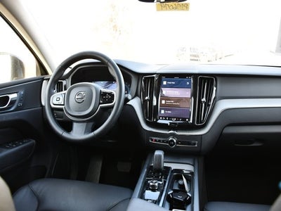 2025 Volvo XC60 B5 Plus