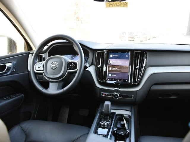2025 Volvo XC60 B5 Plus