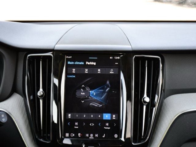 2025 Volvo XC60 B5 Plus