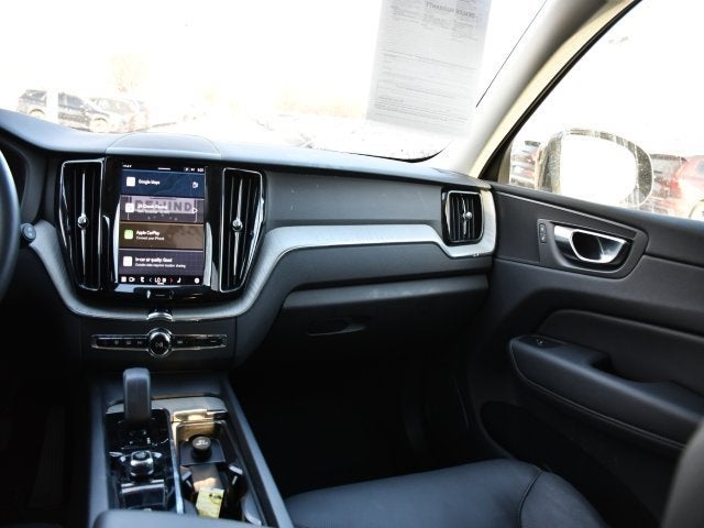 2025 Volvo XC60 B5 Plus