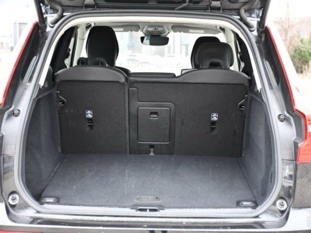 2025 Volvo XC60 B5 Plus